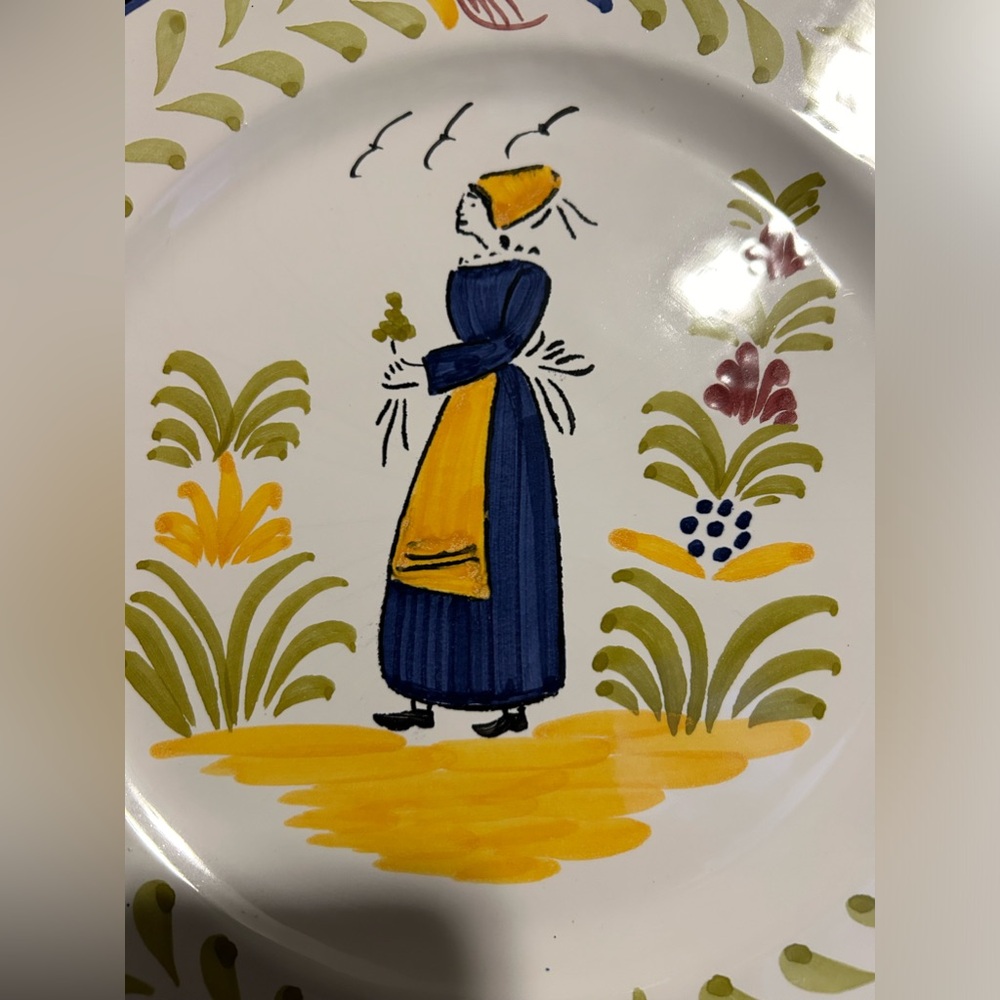 Vintage Sur La Table Handpainted Portugal Dinner Plate, Woman with Flower, 10" D - Picture 4 of 10
